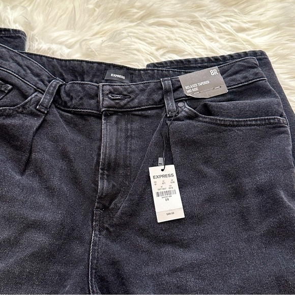 Express Mid Rise Washed Black Pleated Baggy Tapered Jeans 8R - Picture 7 of 8